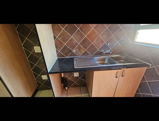 2 BEDROOM TOWNHOUSE FOR SALE IN ALBERTON NORTH